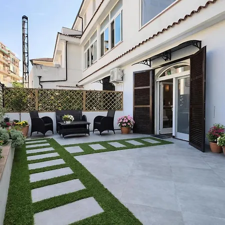 Parcheggio-terrazza, Il Paradiso Di Via Dante Διαμέρισμα *