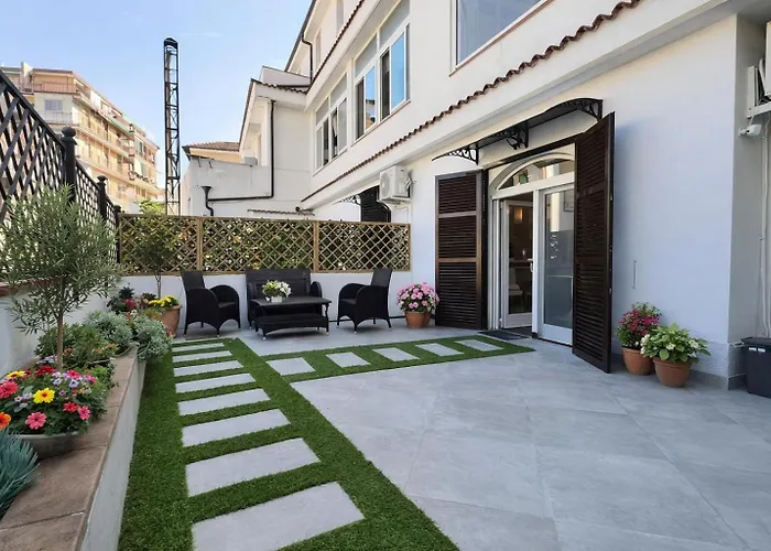 Parcheggio-terrazza, Il Paradiso Di Via Dante Apartment *